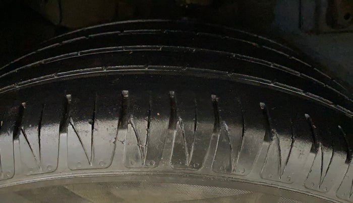 2018 Tata NEXON XZA PLUS PETROL, Petrol, Automatic, 79,795 km, Right Rear Tyre Tread
