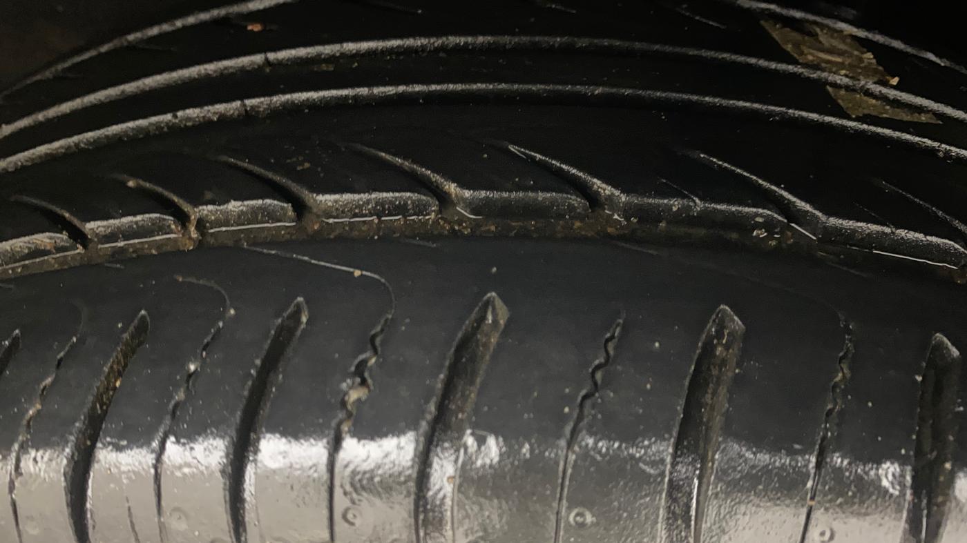 2015 Ford Ecosport TITANIUM 1.5L PETROL AT, Petrol, Automatic, 70,288 km, Left Rear Tyre Tread