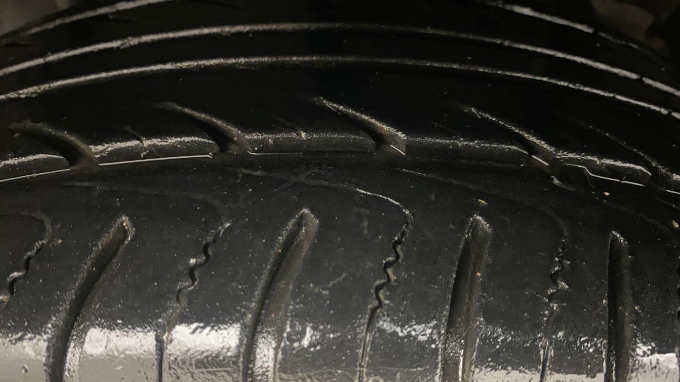 2015 Ford Ecosport TITANIUM 1.5L PETROL AT, Petrol, Automatic, 70,288 km, Left Front Tyre Tread