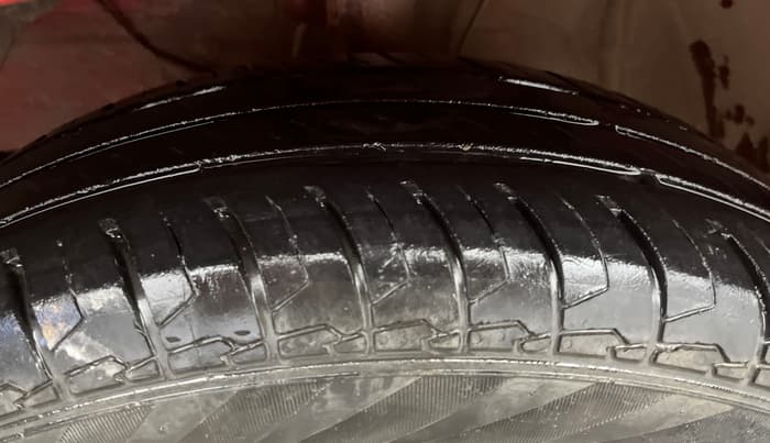 2024 Maruti Swift LXI, Petrol, Manual, 41,420 km, Left Front Tyre Tread