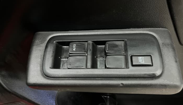 2024 Maruti Swift LXI, Petrol, Manual, 41,420 km, Driver Side Door Panels Control