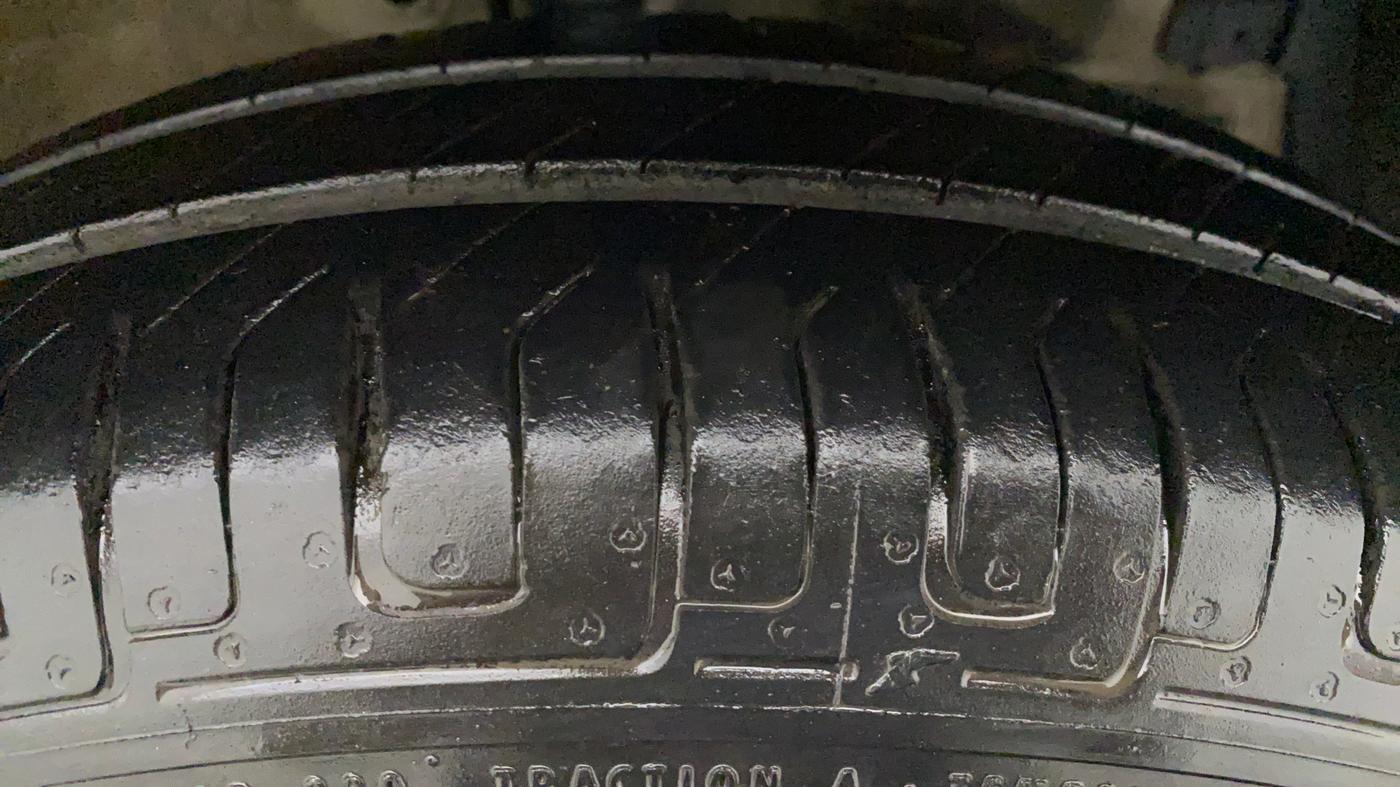 2012 Maruti Swift Dzire VXI, Petrol, Manual, 57,991 km, Right Front Tyre Tread