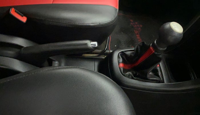 2015 Maruti Swift VXI, Petrol, Manual, 73,113 km, Gear Lever