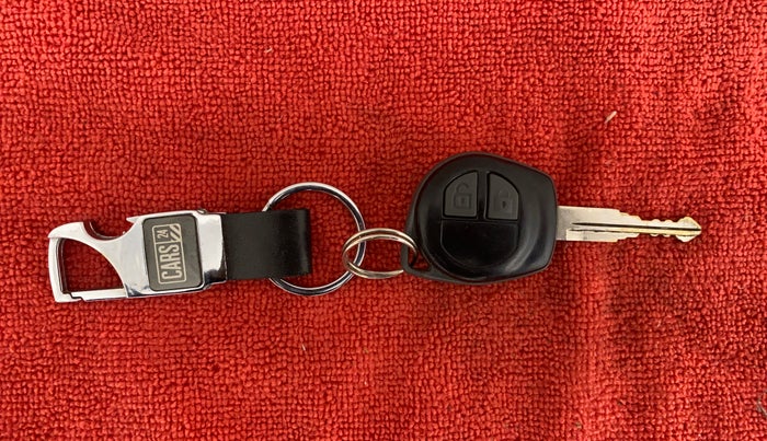 2015 Maruti Swift VXI, Petrol, Manual, 73,113 km, Key Close Up