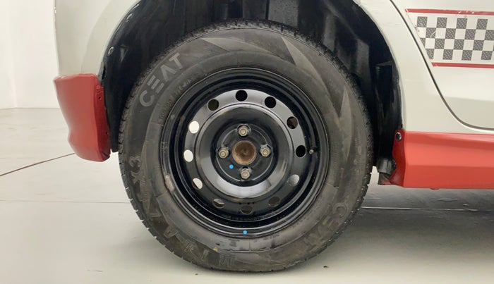 2015 Maruti Swift VXI, Petrol, Manual, 73,113 km, Right Rear Wheel