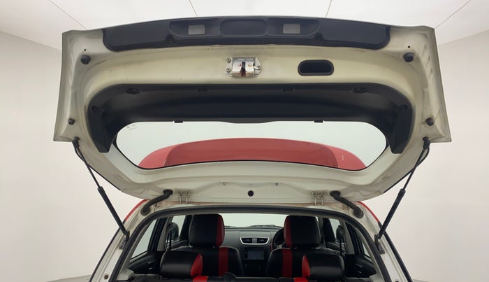 2015 Maruti Swift VXI, Petrol, Manual, 73,113 km, Boot Door Open