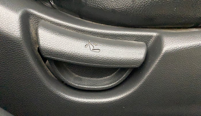 2018 Hyundai Grand i10 SPORTZ (O) AT 1.2 KAPPA VTVT, Petrol, Automatic, 68,964 km, Driver Side Adjustment Panel