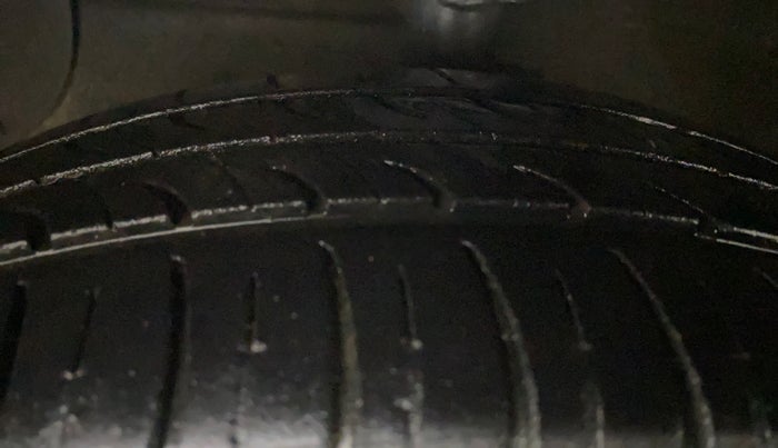 2018 Hyundai Grand i10 SPORTZ (O) AT 1.2 KAPPA VTVT, Petrol, Automatic, 68,964 km, Left Front Tyre Tread