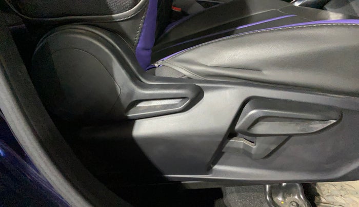 2025 Tata NEXON Creative Plus (PS) 1.2 iCNG Dual Tone, CNG, Manual, 8,166 km, Driver Side Adjustment Panel