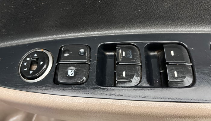 2018 Hyundai Grand i10 MAGNA 1.2 KAPPA VTVT, Petrol, Manual, 97,503 km, Driver Side Door Panels Control