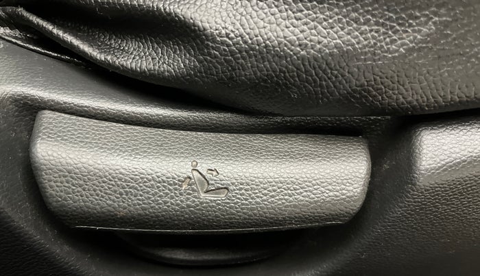 2018 Hyundai Grand i10 MAGNA 1.2 KAPPA VTVT, Petrol, Manual, 97,503 km, Driver Side Adjustment Panel