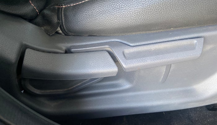 2022 Hyundai AURA SX 1.2 CNG, CNG, Manual, 49,591 km, Driver Side Adjustment Panel