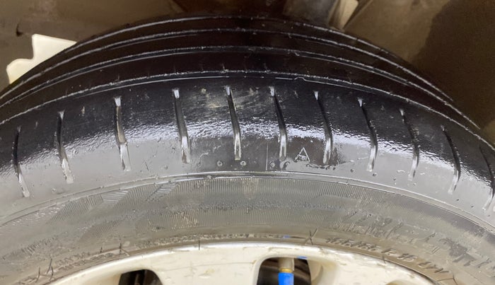 2016 Maruti Baleno ZETA PETROL 1.2, Petrol, Manual, 88,840 km, Left Front Tyre Tread