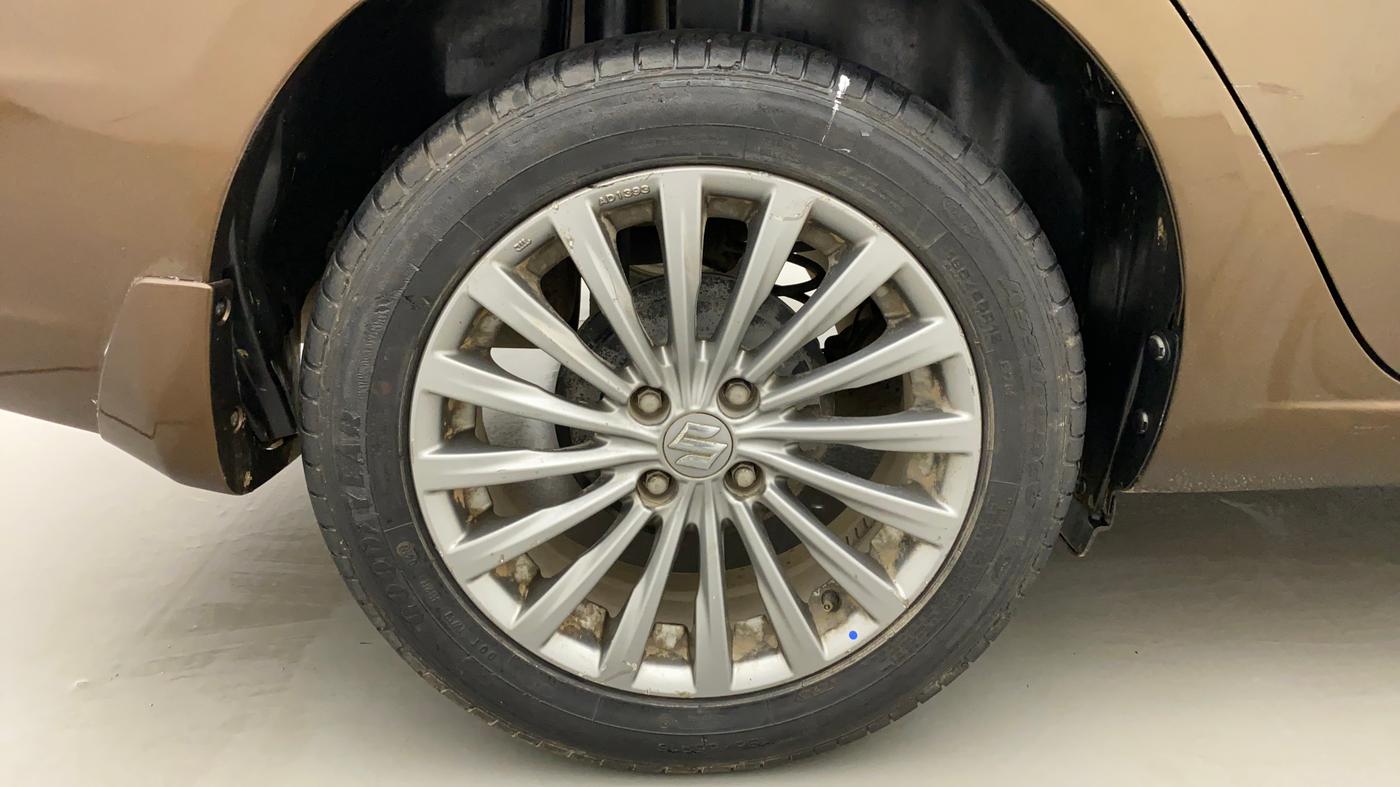 2016 Maruti Ciaz ZXI+, Petrol, Manual, 46,027 km, Right Rear Wheel