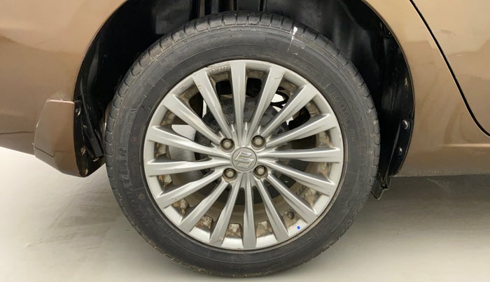 2016 Maruti Ciaz ZXI+, Petrol, Manual, 46,027 km, Right Rear Wheel