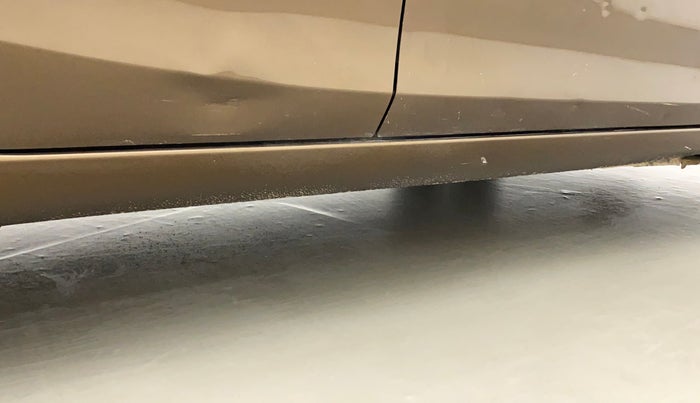2016 Maruti Ciaz ZXI+, Petrol, Manual, 46,027 km, Right running board - Slightly dented