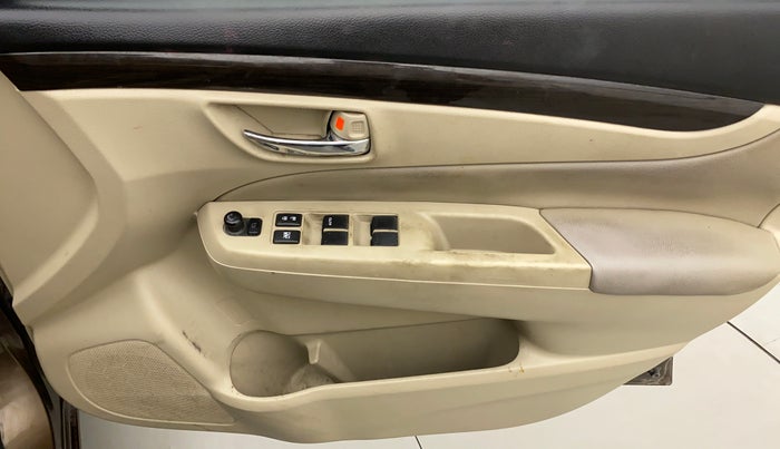 2016 Maruti Ciaz ZXI+, Petrol, Manual, 46,027 km, Driver Side Door Panels Control