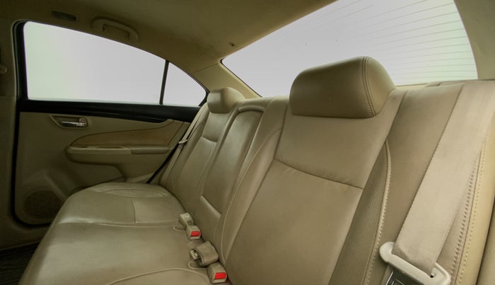 2016 Maruti Ciaz ZXI+, Petrol, Manual, 46,027 km, Right Side Rear Door Cabin
