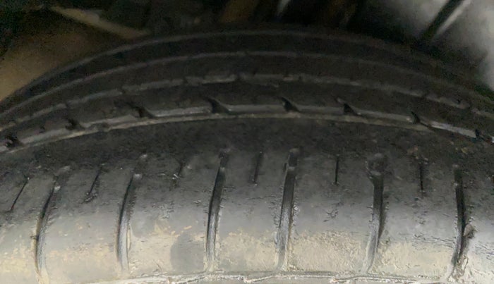 2016 Maruti Ciaz ZXI+, Petrol, Manual, 46,027 km, Right Rear Tyre Tread