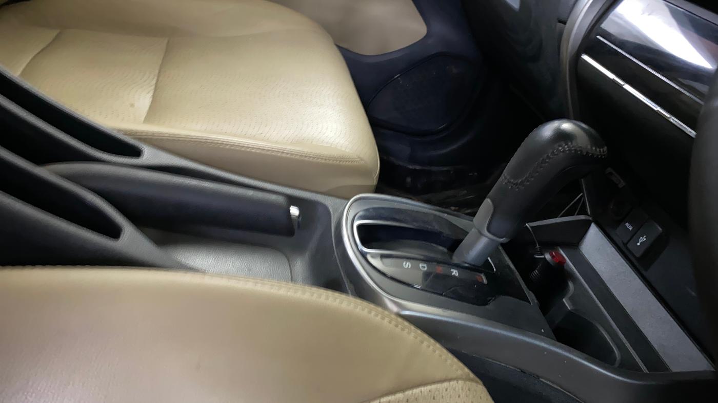 2015 Honda City 1.5L I-VTEC VX CVT, Petrol, Automatic, 1,06,278 km, Gear Lever