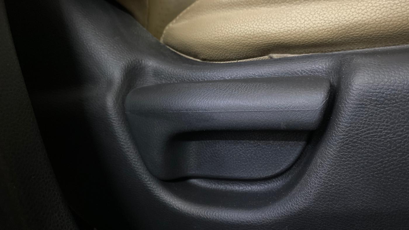 2015 Honda City 1.5L I-VTEC VX CVT, Petrol, Automatic, 1,06,278 km, Driver Side Adjustment Panel