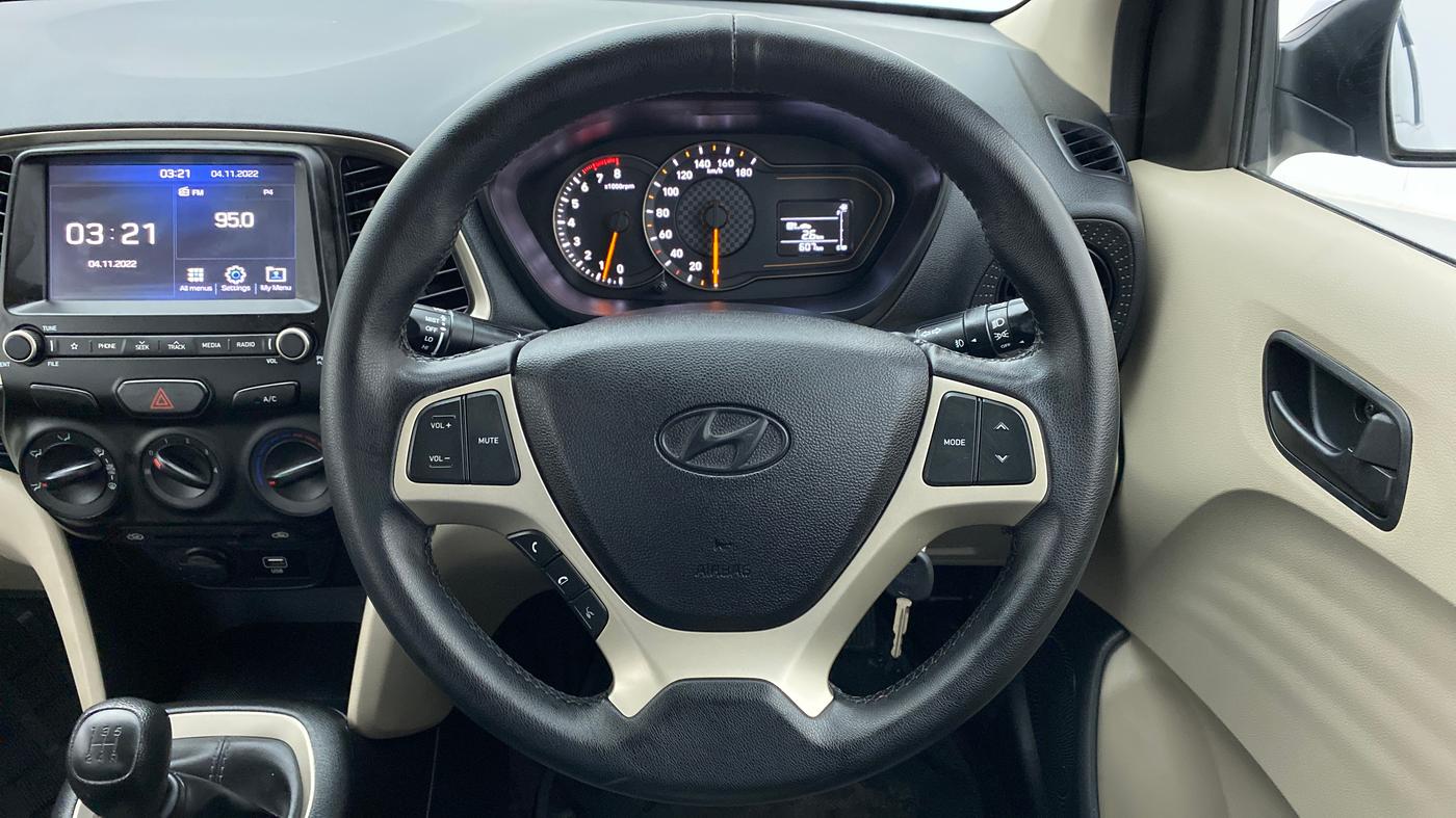 2022 Hyundai NEW SANTRO SPORTZ 1.1, Petrol, Manual, 671 km, Steering Wheel Close Up