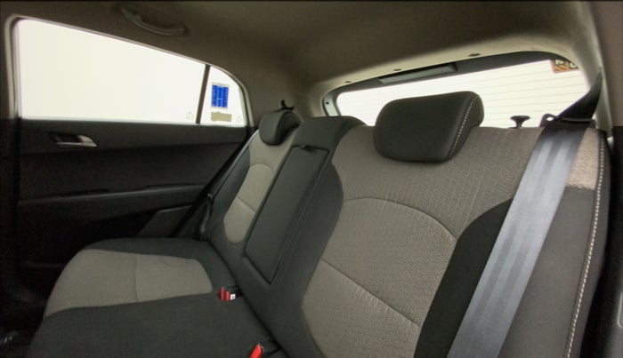2017 Hyundai Creta SX PLUS 1.6 PETROL, Petrol, Manual, 33,272 km, Right Side Rear Door Cabin