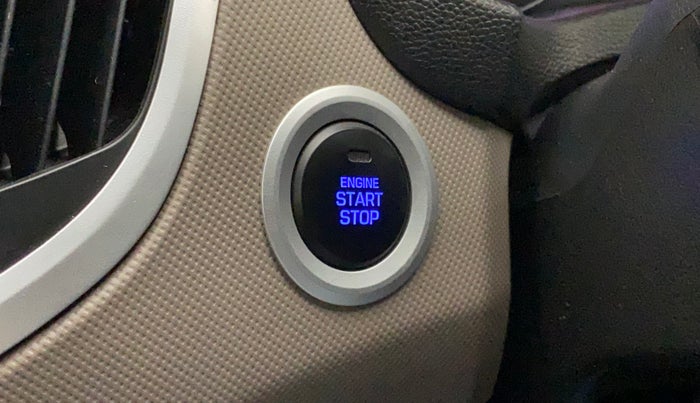 2017 Hyundai Creta SX PLUS 1.6 PETROL, Petrol, Manual, 33,272 km, Keyless Start/ Stop Button