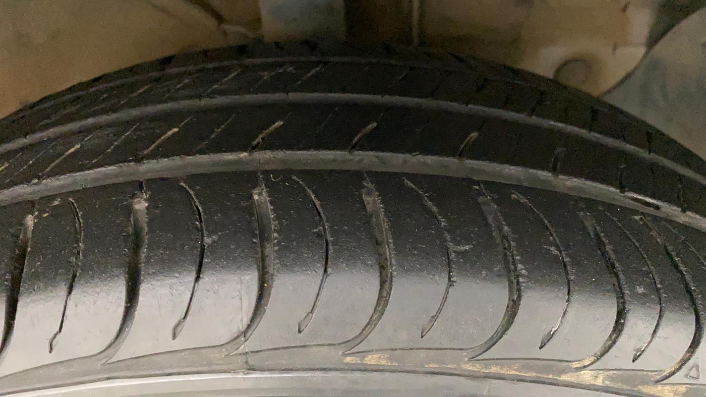 2017 Hyundai Creta SX PLUS 1.6 PETROL, Petrol, Manual, 33,272 km, Right Front Tyre Tread