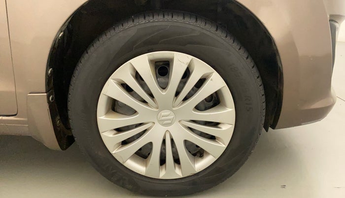 2015 Maruti Ertiga VXI, Petrol, Manual, 49,752 km, Right Front Wheel