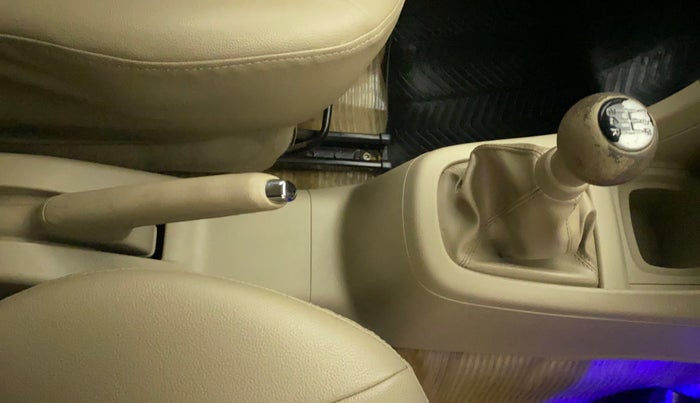 2015 Maruti Ertiga VXI, Petrol, Manual, 49,752 km, Gear Lever