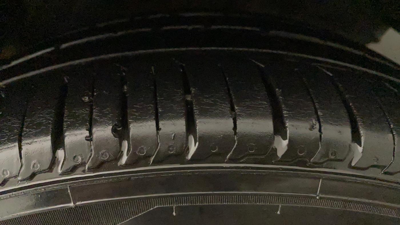 2015 Maruti Ertiga VXI, Petrol, Manual, 49,752 km, Left Rear Tyre Tread