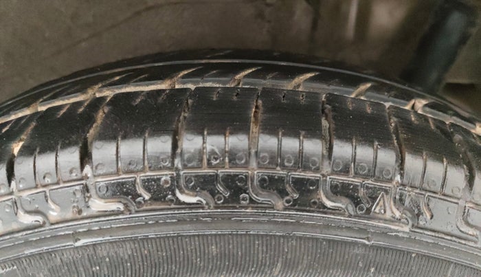 2016 Maruti Wagon R 1.0 LXI CNG, CNG, Manual, 56,549 km, Left Rear Tyre Tread