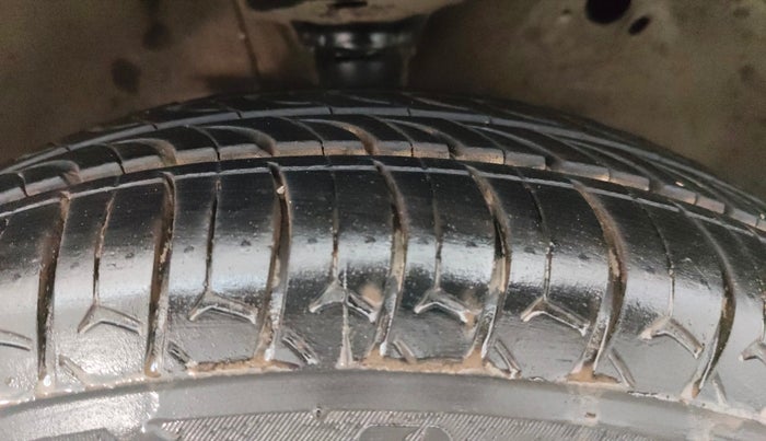 2016 Maruti Wagon R 1.0 LXI CNG, CNG, Manual, 56,549 km, Right Front Tyre Tread