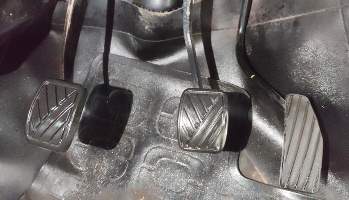 2016 Maruti Wagon R 1.0 LXI CNG, CNG, Manual, 56,549 km, Pedals