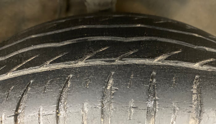 2012 Maruti Alto K10 VXI P, Petrol, Manual, 33,927 km, Right Front Tyre Tread