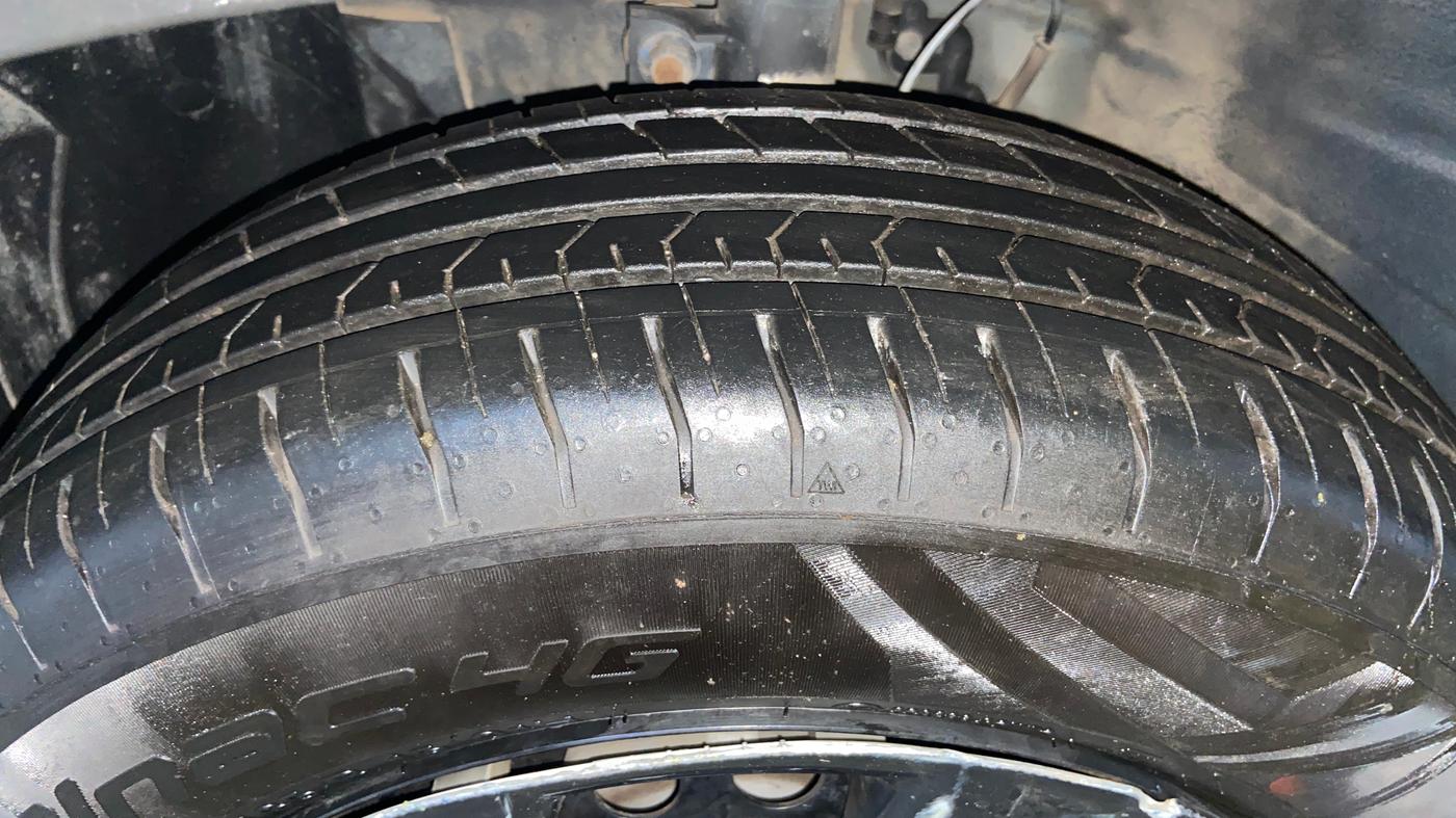 2023 Hyundai VENUE S(O) 1.2, Petrol, Manual, 17,272 km, Left Front Tyre Tread