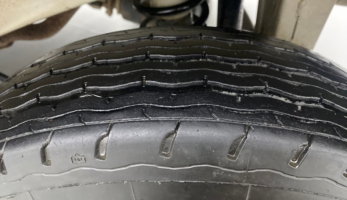 2019 Maruti Eeco 5 STR WITH A/C+HTR, Petrol, Manual, 30,173 km, Left Rear Tyre Tread