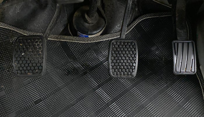 2019 Maruti Eeco 5 STR WITH A/C+HTR, Petrol, Manual, 30,173 km, Pedals