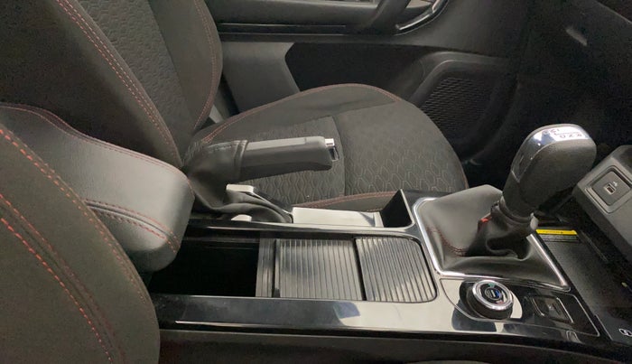 2022 Renault Kiger RXZ AMT, Petrol, Automatic, 25,075 km, Gear Lever