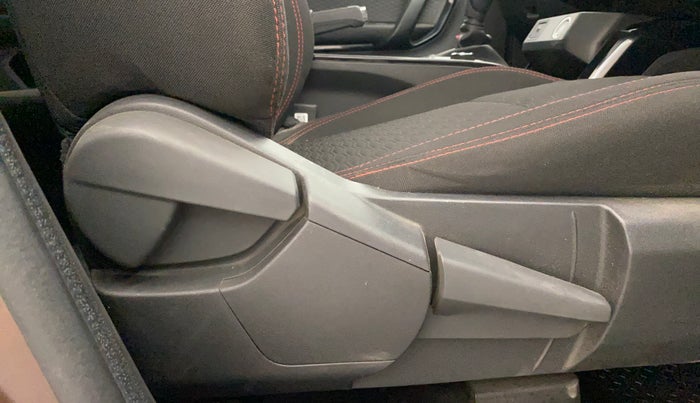 2022 Renault Kiger RXZ AMT, Petrol, Automatic, 25,075 km, Driver Side Adjustment Panel