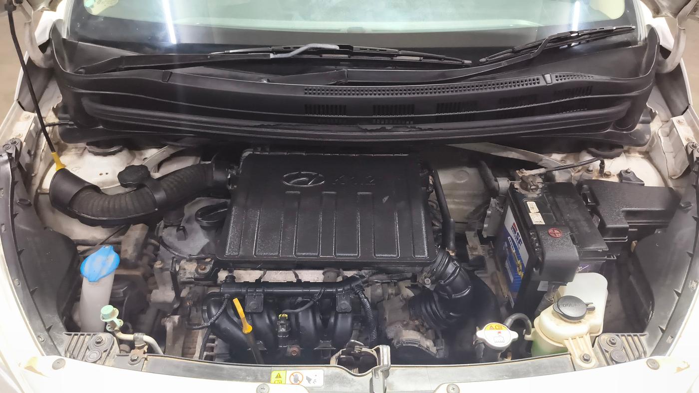 2015 Hyundai Grand i10 SPORTZ 1.2 KAPPA VTVT, Petrol, Manual, 27,417 km, Engine View