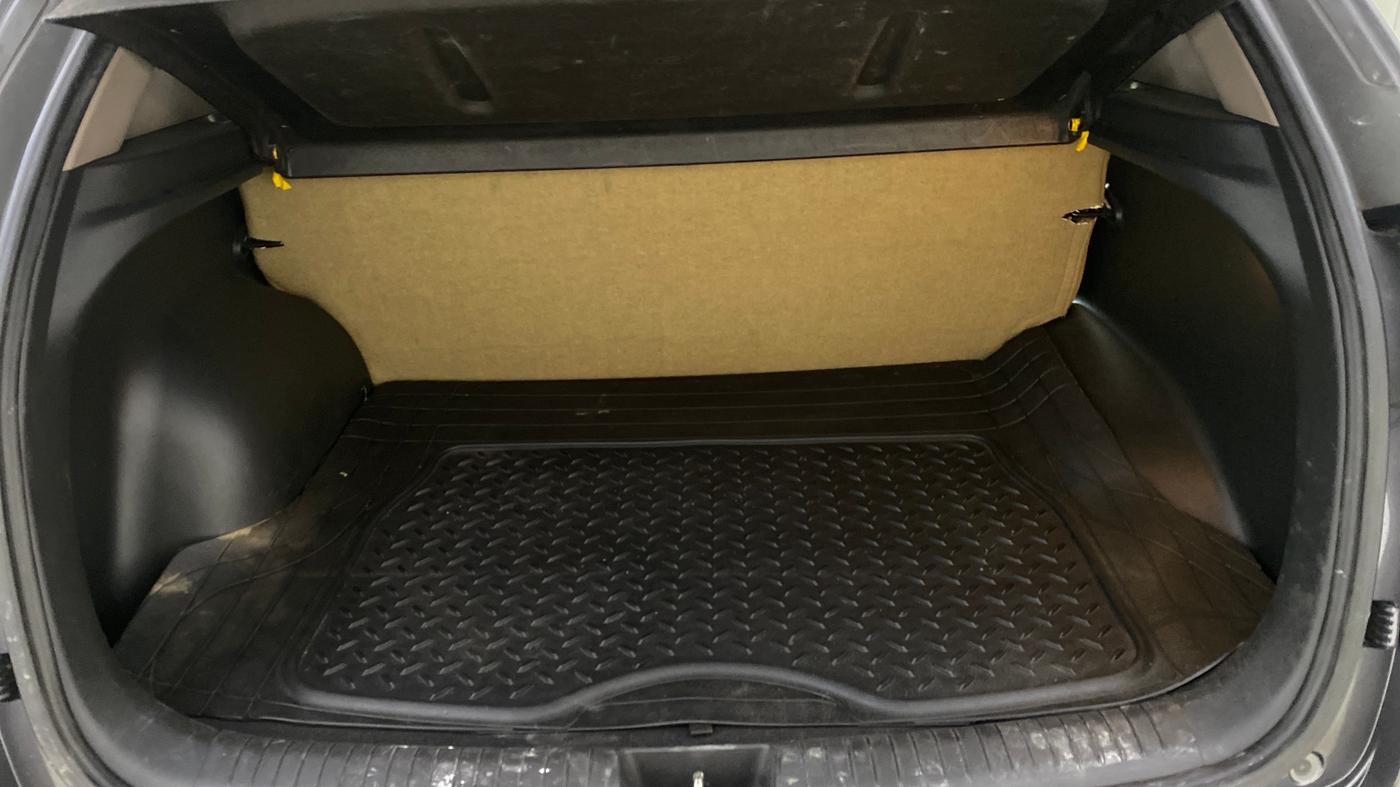 2015 Hyundai Creta SX PLUS 1.6 PETROL, Petrol, Manual, 42,069 km, Boot Inside