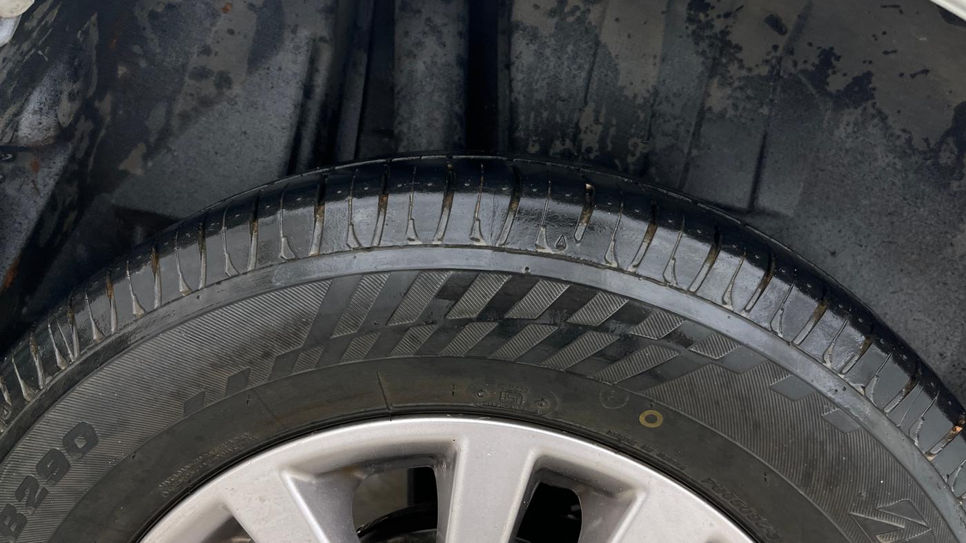 2018 Maruti Dzire VXI AMT, Petrol, Automatic, 1,04,449 km, Right Rear Tyre Tread