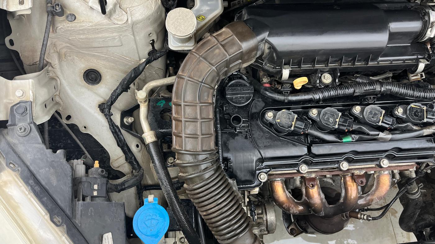 2018 Maruti Dzire VXI AMT, Petrol, Automatic, 1,04,449 km, Engine View - Right