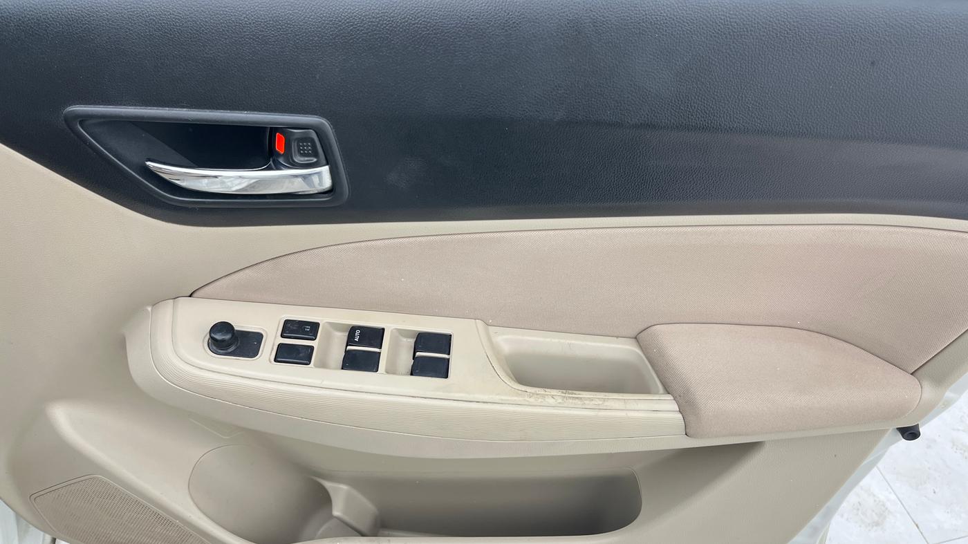 2018 Maruti Dzire VXI AMT, Petrol, Automatic, 1,04,449 km, Driver Side Door Panels Control