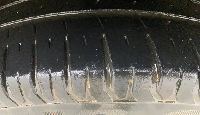 2013 Hyundai i20 MAGNA 1.2, Petrol, Manual, 95,152 km, Left Front Tyre Tread