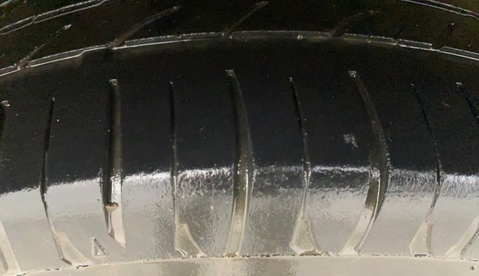 2013 Hyundai i20 MAGNA 1.2, Petrol, Manual, 95,152 km, Right Rear Tyre Tread