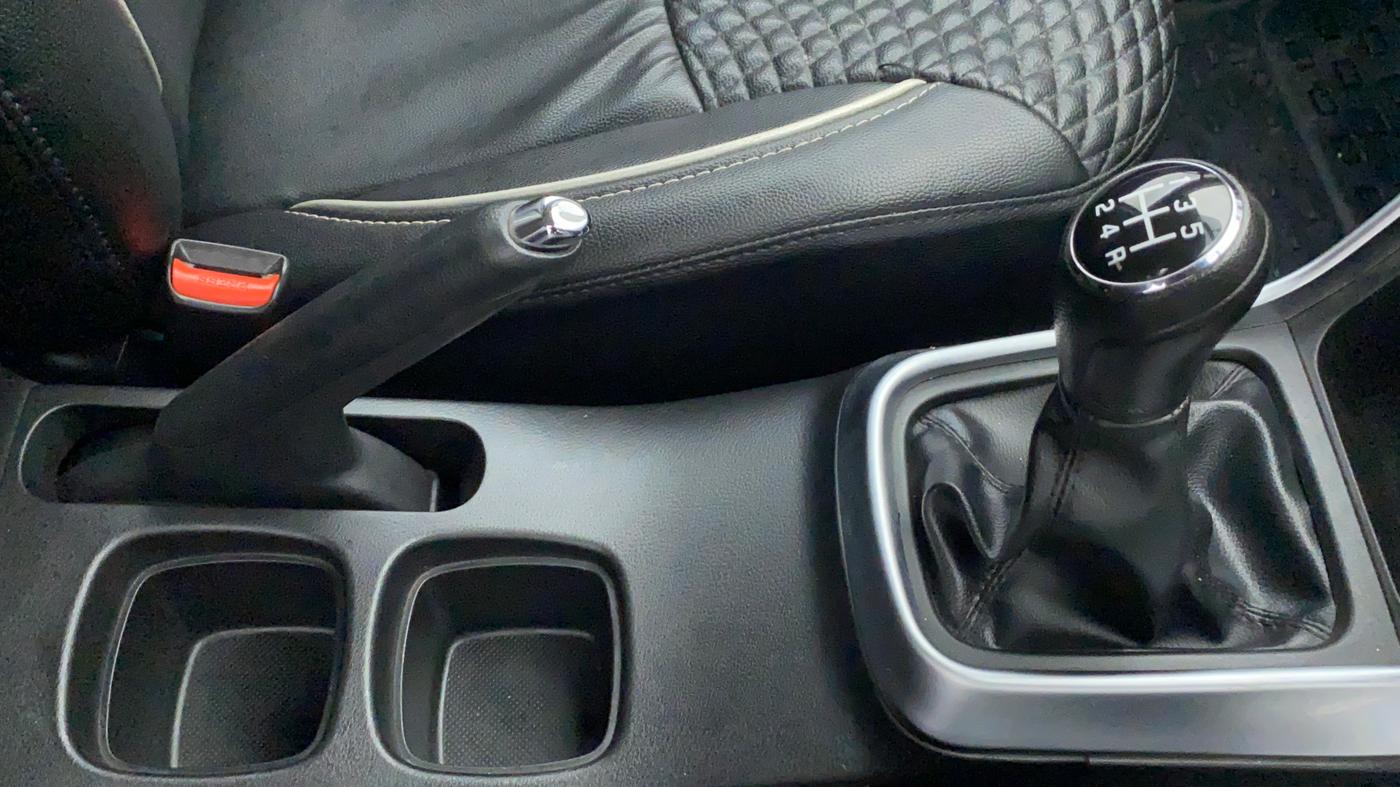 2018 Maruti S Cross ZETA 1.3 SHVS, Diesel, Manual, 76,042 km, Gear Lever