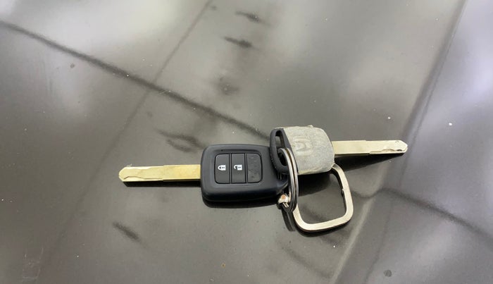 2021 Honda Amaze 1.2L I-VTEC S, Petrol, Manual, 47,081 km, Key Close Up